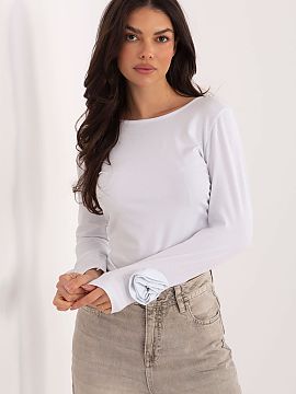 Bluzka Italy Moda  Stylish, casual longsleeve blouse that combines simplicity with subtle details highlighting the feminine character. Smooth material made of 
