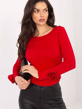 Bluzka Italy Moda  Stylish, casual longsleeve blouse that combines simplicity with subtle details emphasizing the feminine character. Smooth material made of s