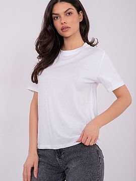 T-shirt Sublevel  Women\'s casual t-shirt is a comfortable and stylish option for everyday wear. Made of high-quality cotton, it ensures comfort, breathabilit