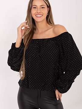 Bluzka Italy Moda  An elegant women\'s blouse is a striking proposal for formal occasions and parties. Made of high-quality viscose, it is lightweight, pleasan