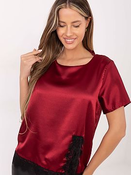 Bluzka Italy Moda  Stylish and feminine blouse with an elegant character, perfect for everyday wear, as well as for work or formal meetings. Made of high-quali