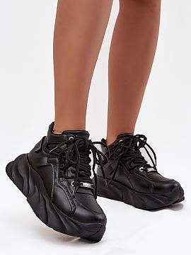 Sports footwear Step in style  GOE women\'s sneakers are the perfect combination of comfort and modern look. Made of high-quality natural leather, they look stylish and ar