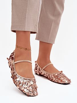 Balerinki Step in style  Women\'s ballerinas adorned with sequins are a proposal for women who like to combine comfort with a stylish look. The model with a flat sol