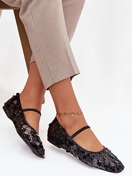 Balerinki Step in style  Women\'s ballet flats decorated with sequins are a proposal for women who like to combine comfort with a flashy style. The model with a flat