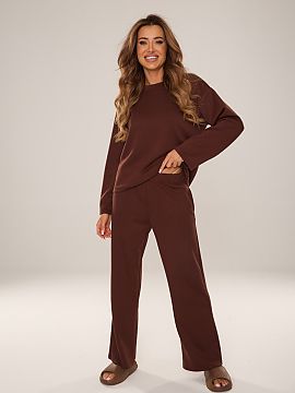 Complete De Lafense  Women\'s homewear set in chocolate color is a harmonious combination of comfort and subtle elegance. Created with relaxation in mind in the 