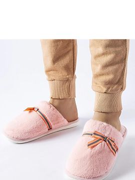 Slippers Solea  Slip-on slippers are an ideal choice for winter because they are insulated, which keeps your feet at a comfortable temperature even on cold 