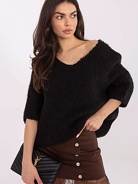 sweter Italy Moda  Stylish women\'s boucle sweater with decorative stitching is a perfect choice for everyday styling and work. The casual character of the mod