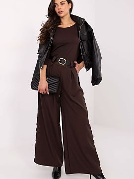 Women's pants Italy Moda  Elegant women\'s material trousers are a combination of comfort and stylish look, perfect for everyday styling and work. The smooth pattern 