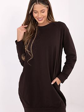 day dress BFG  A casual dress with a simple cut is an ideal choice for everyday wear. Made of high-quality cotton with a touch of elastane, it ensures comf