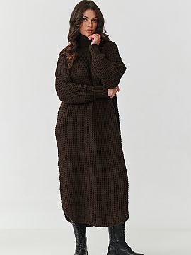 day dress Makadamia  Immerse yourself in the autumn-winter atmosphere with a dress that combines trendy design, comfort, and practicality. A women\'s sweater dre