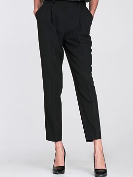 Women trousers Nife  Women\'s trousers with a regular cut, combining comfort with a fashionable silhouette. The high waist model beautifully accentuates the wais