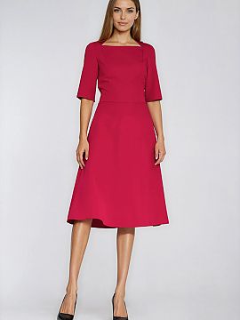 Daydress Nife  An elegant dress with a classic and feminine cut. It has a fitted top that beautifully accentuates the silhouette, and a trapezoidal bottom 