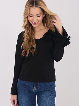 Bluzka Italy Moda  Elegant longsleeve blouse with a fitted cut, which effectively emphasizes the silhouette and combines classic style with decorative details.