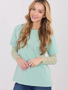 Bluzka Italy Moda  The daily women\'s blouse with a casual character combines simplicity with a delicate, feminine accent. Made of high-quality blend of cotton