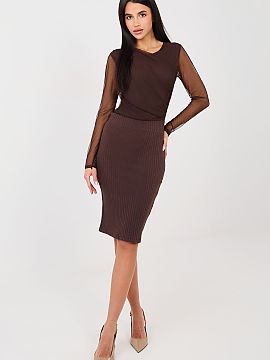 Skirt Rue Paris  Skirt of midi length, reaching above the knee, made of comfortable ribbed material. A model with a casual character, perfect for both everyd