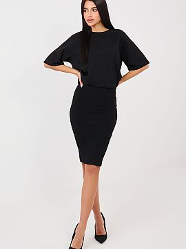 Skirt Rue Paris  Skirt in midi length, reaching before the knee, made of comfortable ribbed material. A model with a casual character, perfect for both every