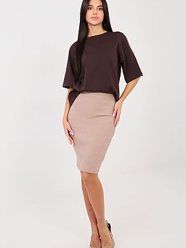 Skirt Rue Paris  Skirt of midi length, reaching before the knee, made of comfortable ribbed material. A model with a casual character, perfect for everyday w