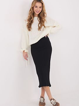Skirt Rue Paris  Knitted midi skirt, made of soft, ribbed material providing high wearing comfort. A casual style model that works well in everyday outfits a