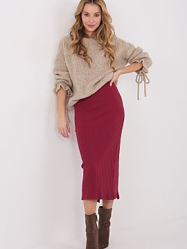 Skirt Rue Paris  Knitted midi skirt, made of soft, ribbed material ensuring high wearing comfort. A casual style model that will work well in both everyday s