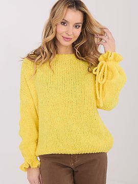 sweter Italy Moda  Women\'s sweater with a casual character, perfect for everyday styling and work. A model of standard length, made of a soft and pleasant to 