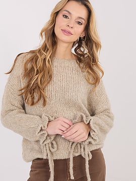 sweter Italy Moda  Women\'s sweater with a casual character, perfect for everyday styling and work. A model of standard length, made of a soft and pleasant to 