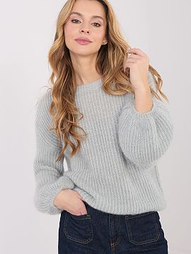 sweter Italy Moda  Women\'s sweater with a casual character, perfect for everyday styling and work. The model is made of a soft and pleasant to the touch blend