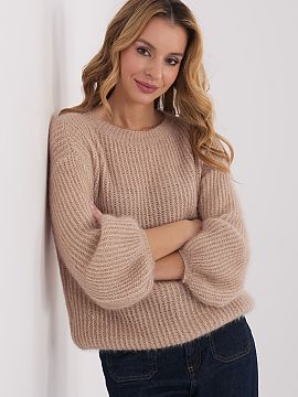 sweter Italy Moda  Ladies sweater with a casual character, perfect for everyday styling and work. The model is made of a soft and pleasant to the touch blend o