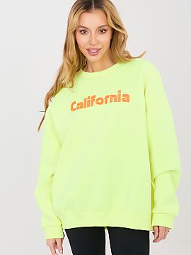 sweatshirt Factory Price  Women\'s casual sweatshirt is a perfect choice for cooler days, combining comfort with a fashionable, everyday style. The model stands out w