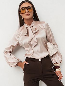 long sleeve shirt LaBalancia  The satin VIVIENNE shirt in beige is a perfect choice for women who value elegance and comfort in any situation. Made of high-quality materi