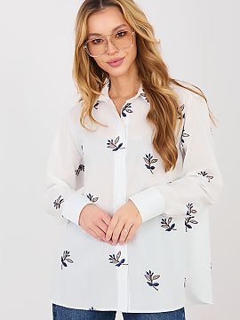 long sleeve shirt Lakerta  Classic women\'s cotton shirt, combining elegant style with everyday comfort. A model of standard length, with long sleeves and a collar, bu