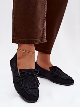 Mocassin Step in style  Flat women\'s moccasins made of eco suede are a stylish and comfortable proposal for everyday wear. At the front, there are decorative fring