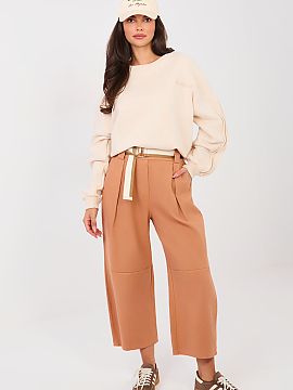 Women's pants Rue Paris  Fashionable women\'s wide leg jeans, which combine comfort with modern style. Made of high-quality cotton with a touch of elastane, they gua