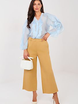 Women's pants Italy Moda  Casual women\'s wide-leg trousers are a comfortable and stylish option for everyday wear and work. Made of high-quality cotton with a touch 