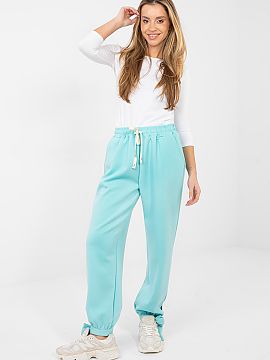 Tracksuit trousers Italy Moda  Casual jogger type sweatpants are the perfect everyday proposal, combining comfort with a fashionable look. Made of a soft and flexible blen