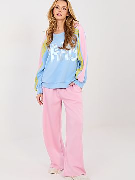 Set Italy Moda  Stylish women\'s tracksuit set consisting of a sweatshirt and pants, maintained in a casual style, perfect for everyday wear. It will work p