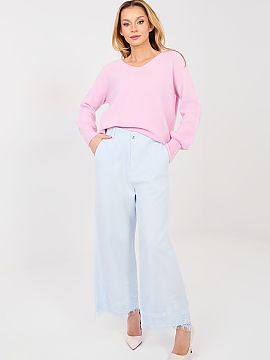 Jeans Rue Paris  Women\'s wide leg jeans are a stylish and comfortable option for everyday wear, perfect for casual styling. The smooth cut and wide legs giv