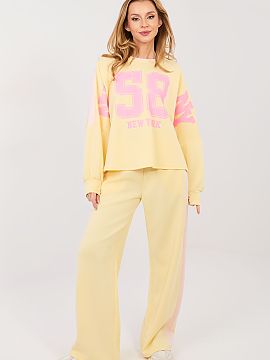Set Rue Paris  Women\'s tracksuit set consisting of a hoodie and trousers is a comfortable and stylish proposition for everyday casual stylizations. The mo