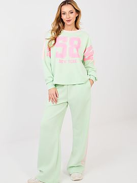 Set Rue Paris  The women\'s tracksuit set consisting of a hoodie and pants is a comfortable and stylish proposition for everyday casual styling. The model 