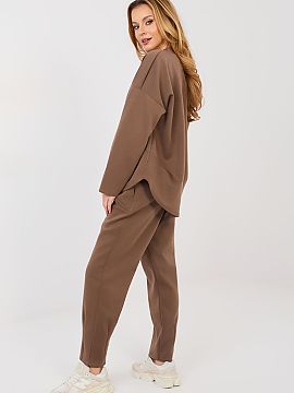 Complete Rue Paris  Ladies\' tracksuit set consisting of a sweatshirt and pants is an ideal proposition for everyday casual stylizations, combining comfort with