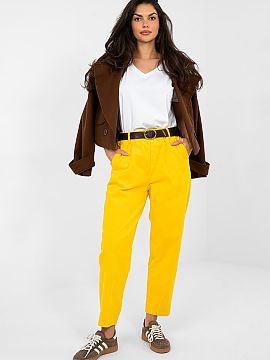 corduroy trousers Italy Moda  Corduroy carrot pants are a comfortable and stylish proposition for everyday and office stylizations in a casual, relaxed edition. Made of a