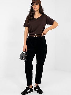 corduroy trousers Italy Moda  Corduroy carrot pants are a comfortable and stylish proposition for everyday and office stylizations in a casual, casual edition. Made of a 