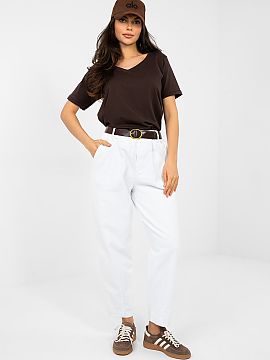 corduroy trousers Italy Moda  Carrot corduroy pants are a comfortable and stylish proposition for everyday and office stylizations in a casual, relaxed edition. Made of a