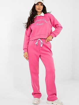 Complete Italy Moda  A tracksuit set consisting of a sweatshirt and pants is a comfortable proposition for everyday stylizations in a casual style. Shorter than 