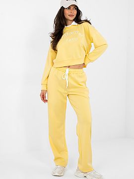 Complete Italy Moda  The tracksuit set consisting of a sweatshirt and pants is a comfortable proposition for everyday stylizations in a casual style. Shorter tha