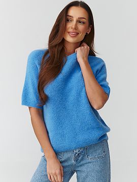 Short sleeve sweater Makadamia  Stylish women\'s sweater in a universal size with a slightly loose oversized cut, which will work perfectly in both everyday and elegant sty