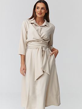 day dress Makadamia  An elegant midi dress is the perfect combination of feminine style and everyday comfort. The wrap style beautifully accentuates the waist, a