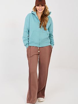 sweatshirt Factory Price  Women\'s hoodie with a zipper is a perfect choice for everyday, casual stylizations. Made of high-quality cotton with elastane addition, it 