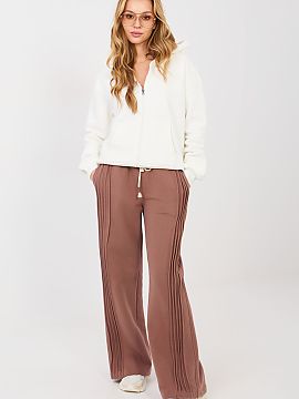 Sweatpants Factory Price  Women\'s wide leg sweatpants are a combination of comfort and fashionable, casual style. Made of high-quality cotton with a touch of polyest
