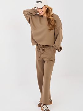 Complete Italy Moda  Stylish women\'s set consisting of a sweatshirt and pants, perfect for everyday casual styling. Made of soft and pleasant to the touch visco