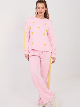 Complete Rue Paris  This women\'s tracksuit set consisting of a hoodie and pants is the perfect everyday option for women who value comfort, freedom of movement